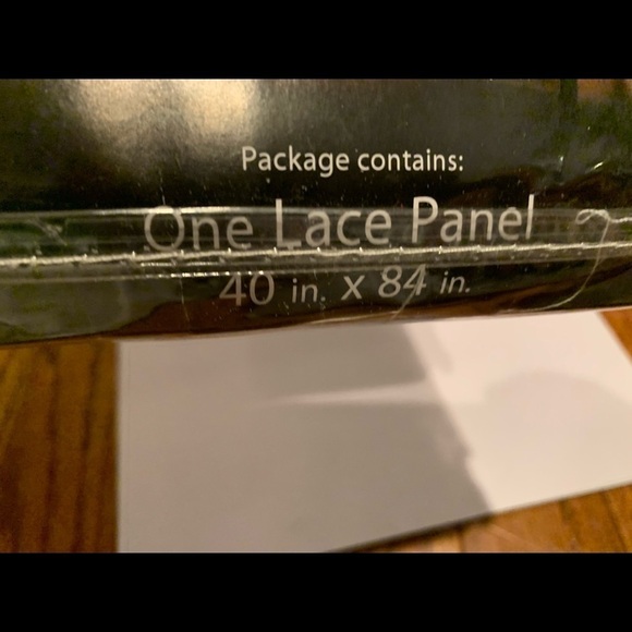 Home Stuffings Roses & Skulls Panel - Picture 4 of 5